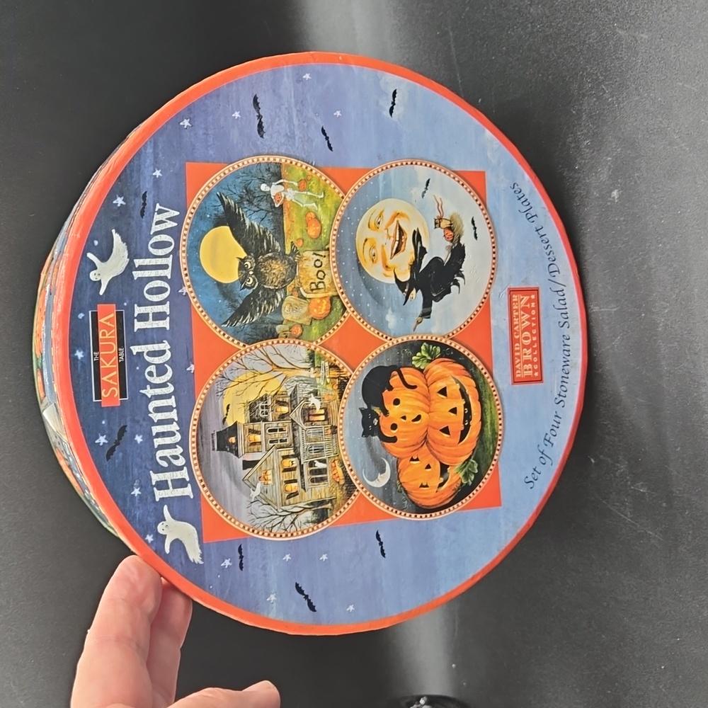 Halloween Retired Sakura David Carter Brown “Haunted Hollow” Plates Set of 4
